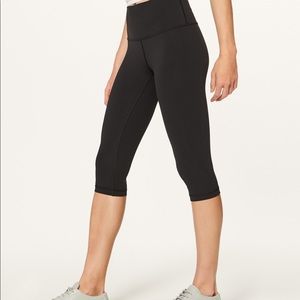 Lululemon Wunder Under 1/2 Luxtreme Tights